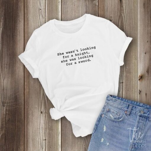 She wasn't looking T-shirt ZNF08